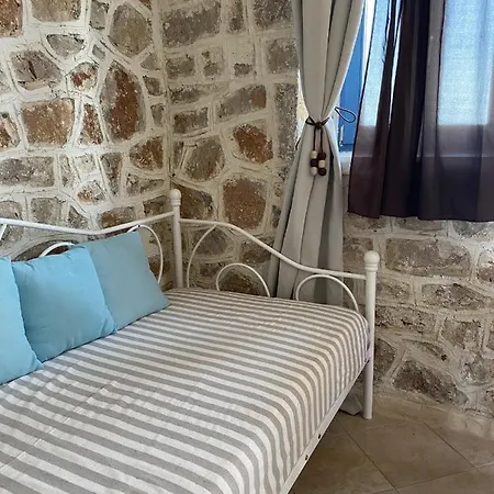 Marina Castellana Ii Chalki Town