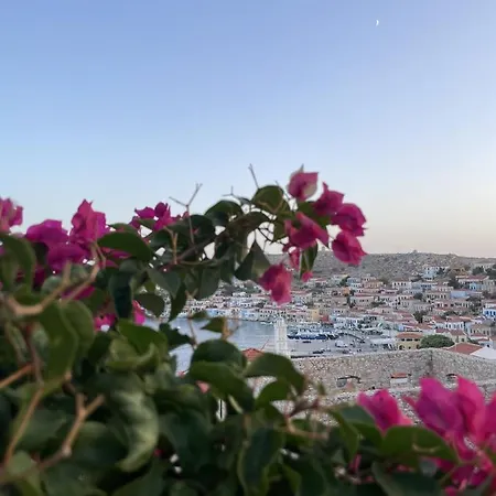 Marina Castellana Ii Chalki Town