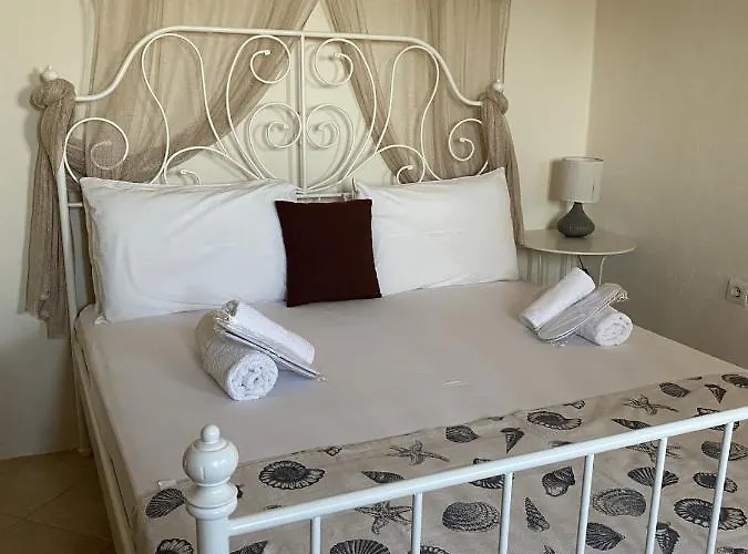 Daire Marina Castellana Ii Chalki Town