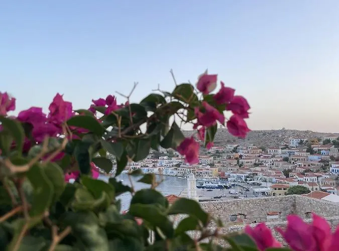 Marina Castellana Ii Chalki Town