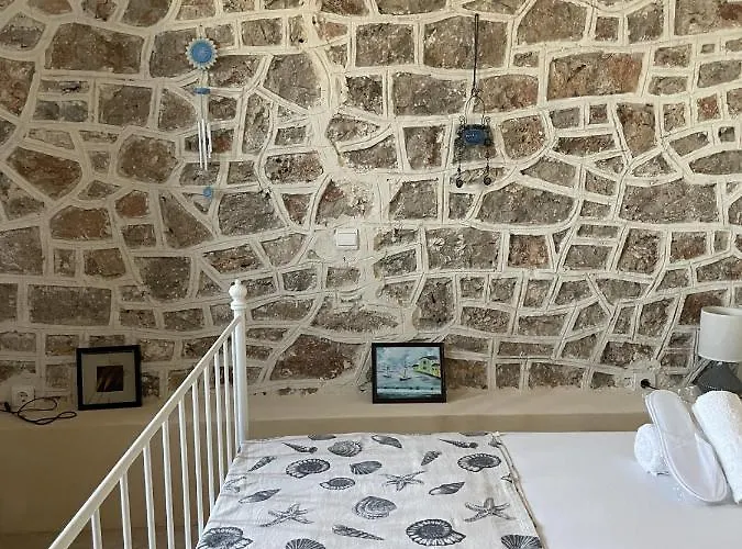 Marina Castellana Ii Chalki Town