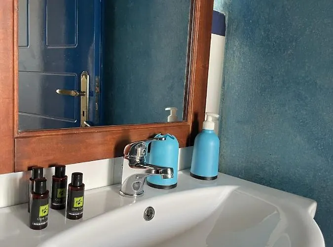 Marina Castellana Ii Daire Chalki Town